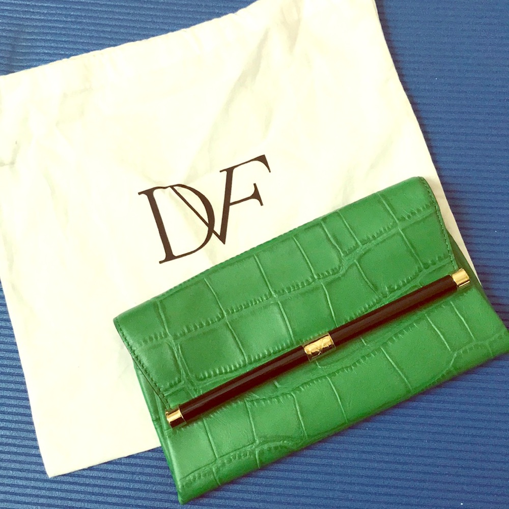 DVF green snakeskin clutch!